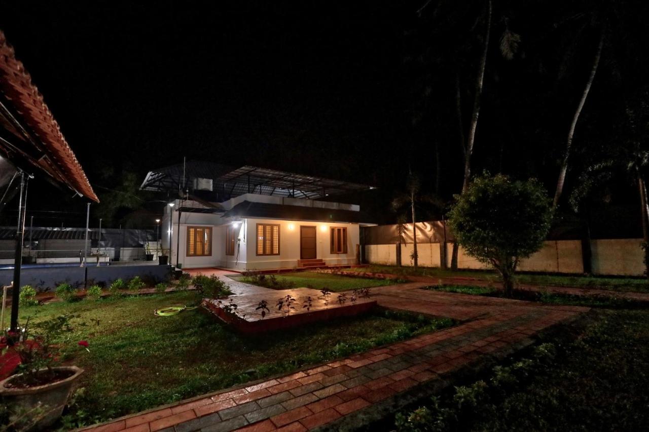Waves And Shores Beach Villa Mararikulam Exterior foto